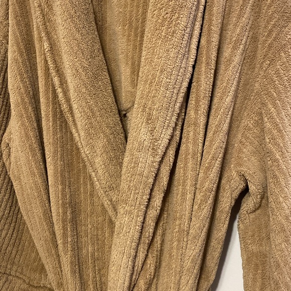 Cozy Brown Robe - Picture 2 of 4